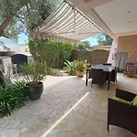 50m2 Plein Centre Au Calme Et Proche Et Marche Fréjus