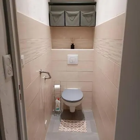 Apartment 50m2 Plein Centre Au Calme Et Proche Et Marche Frejus