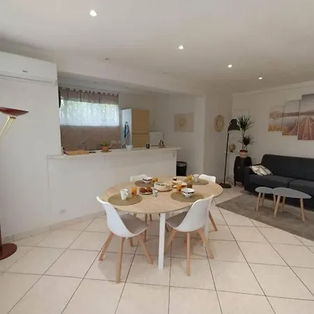50m2 Plein Centre Au Calme Et Proche Et Marche * Frejus