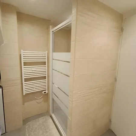 50m2 Plein Centre Au Calme Et Proche Et Marche Apartment