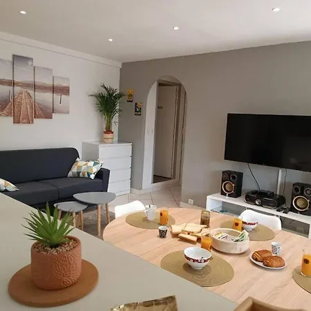 50m2 Plein Centre Au Calme Et Proche Et Marche *